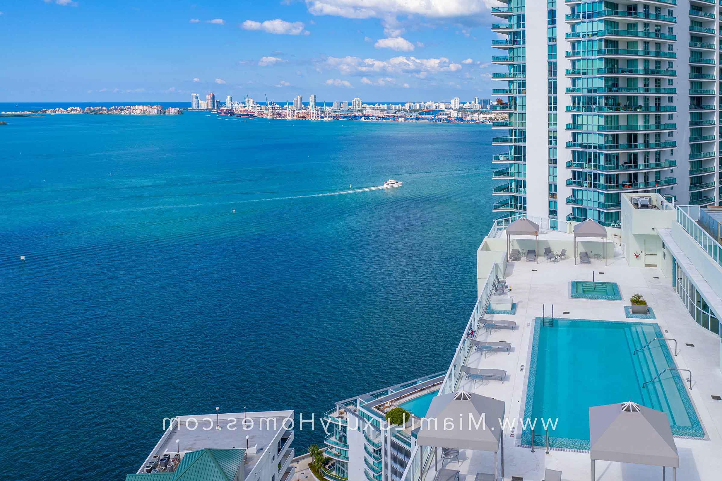 Emerald at Brickell Pool Deck